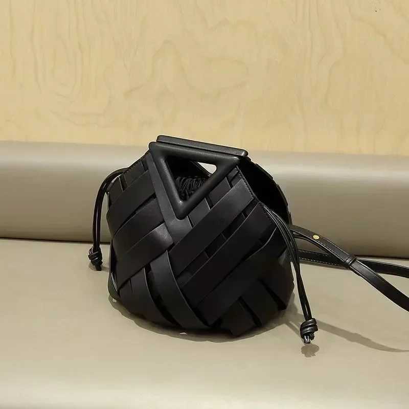 2024 New Fashion Top Handle Brown Womens Shoulder Bag with Hollow Design and Unique Style Bucket Bag Z250324