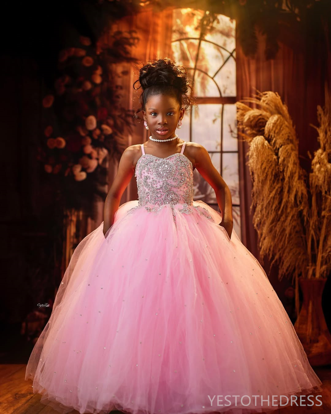 2025 Aso Ebi Pink Flower Girl Dresses Children Birthday Dress Illusion Spaghetti Straps Rhinetones Beaded Tiered Tulle Princess Queen Ball Gown For Ma
