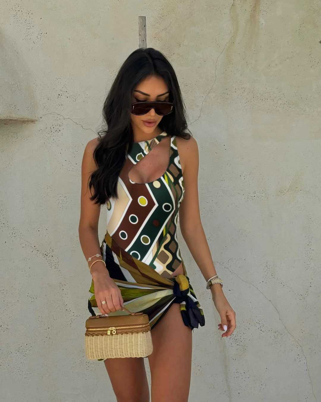 2025 new luxury design womens hollow one-piece swimsuit and skiing geometric print sexy bikini fashionable beach swimsuitXJ250324