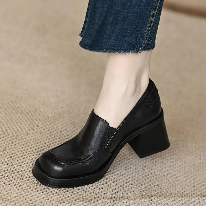 Womens High Heels Fashion Black Leather Slippery Autumn Pump Fashion Shoes Womens Retro Thick soled Shoes 250318