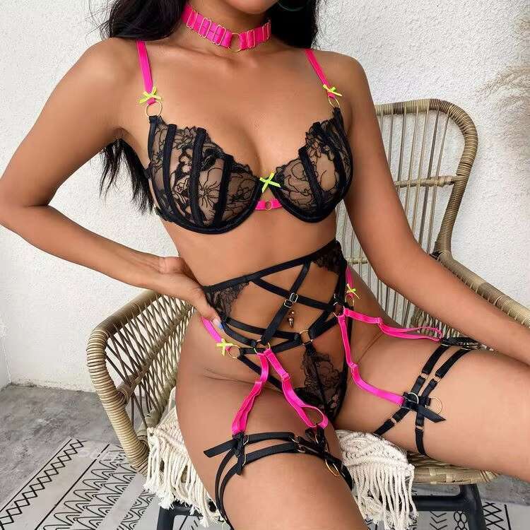 New Arrived Black Color Lace Decorate Women Gerie 2025 With Neck And Leg Ring