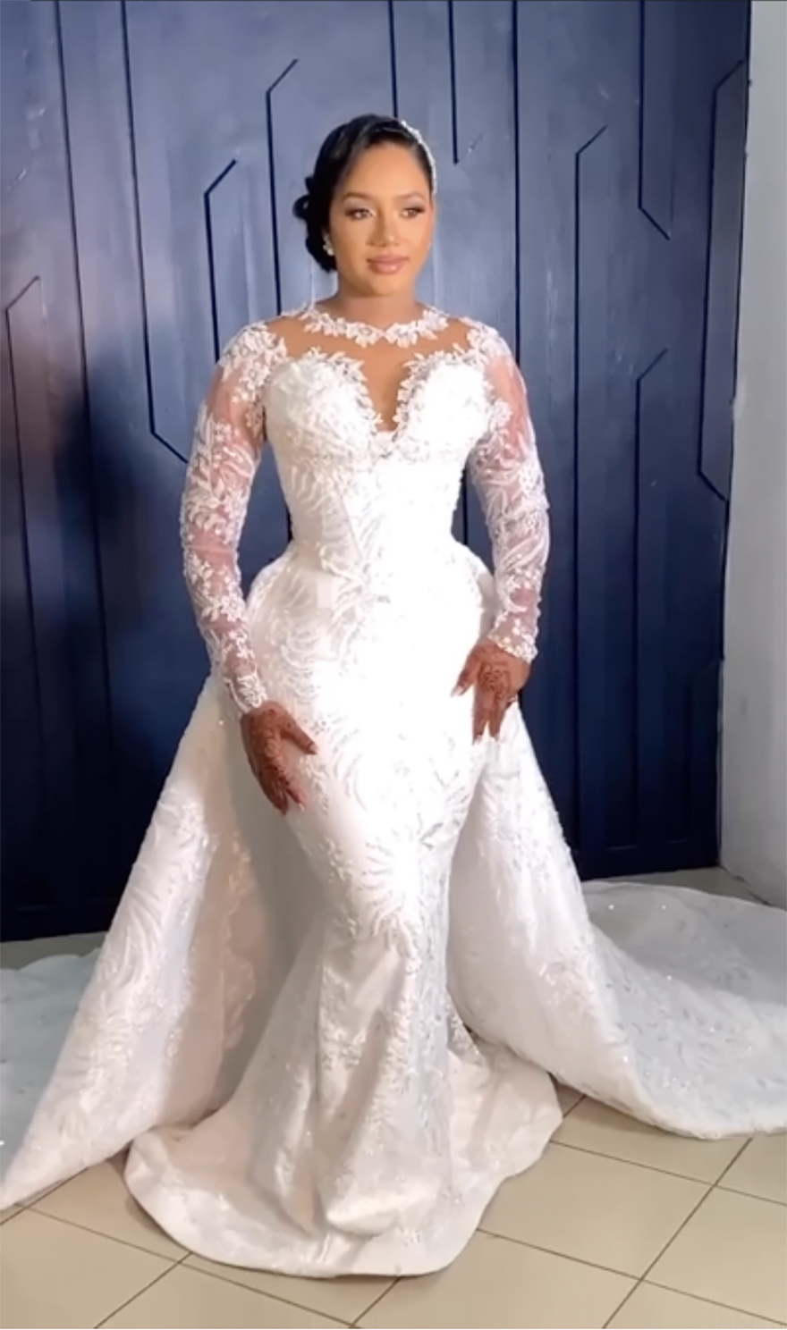 2025 Arabic Aso Ebi Mermaid Ivory Wedding Dress Sheer Neck Lace Long Sleeves Vintage Bridal Gowns Dresses