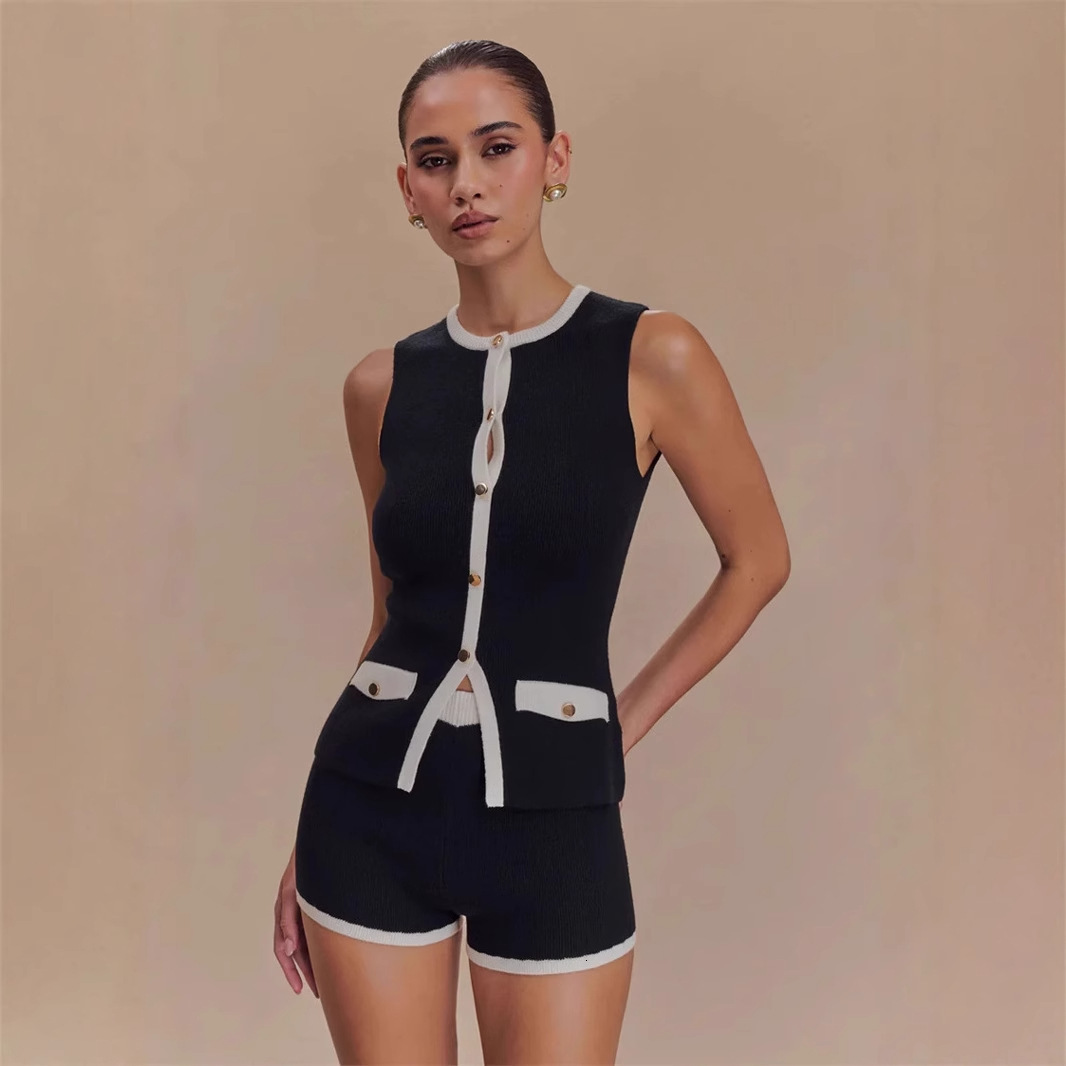 Xiaoxiang style elegant knitted button French sleeveless cardigan vest 2025 summer top