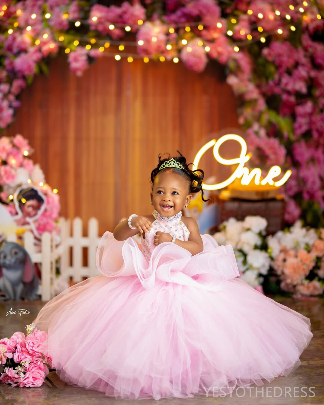 2025 Aso Ebi Pink Flower Girl Dresses Children Birthday Dress Illusion Halter Rhinestones Beaded Lace Tiered Tulle Princess Queen Ball Gown For Marria