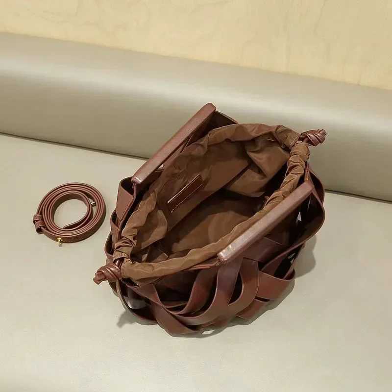 2024 New Fashion Top Handle Brown Womens Shoulder Bag with Hollow Design and Unique Style Bucket Bag Z250324