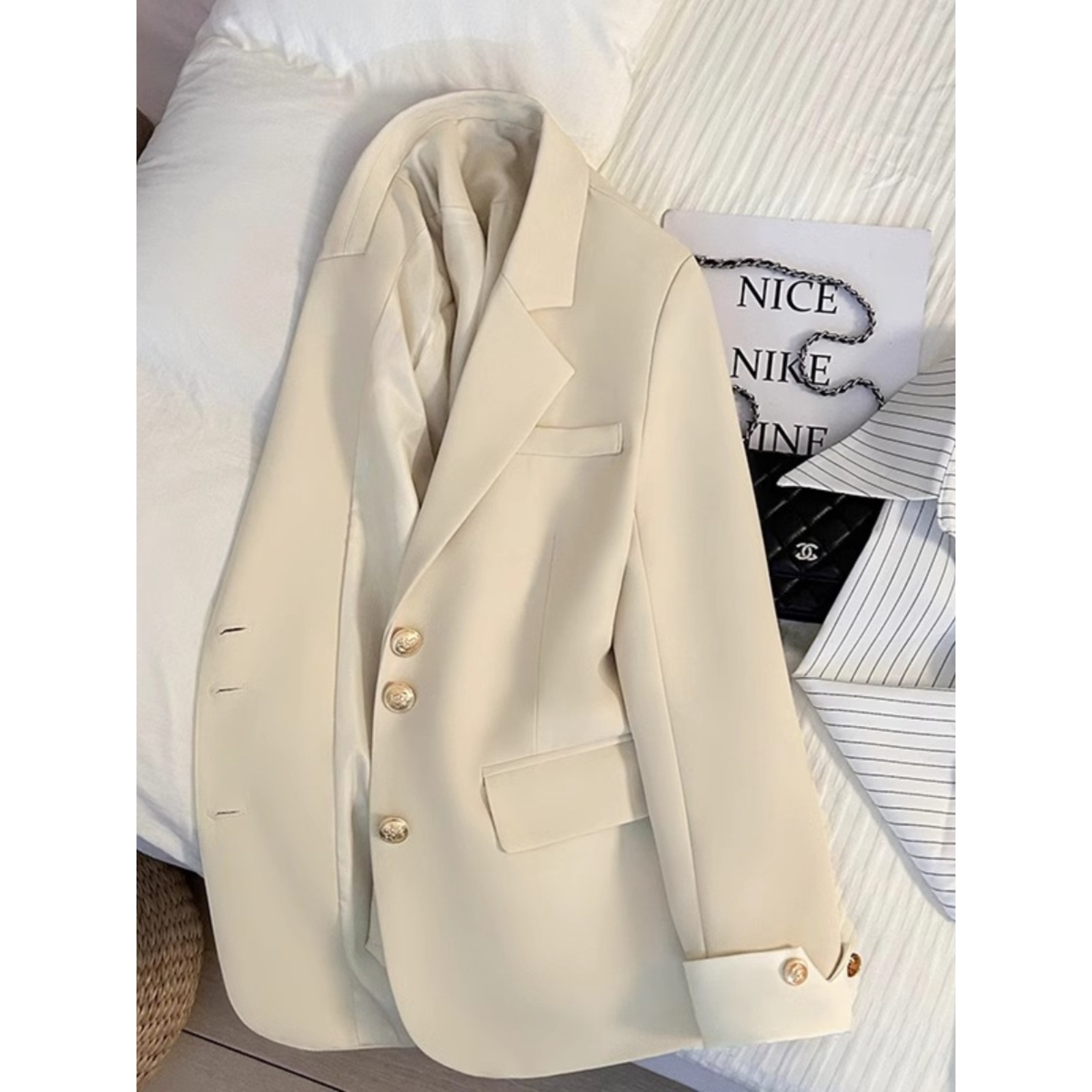 G324Trendy Loose-Fitting Casual Suit Coat for Men Perfect for Spring and Fall