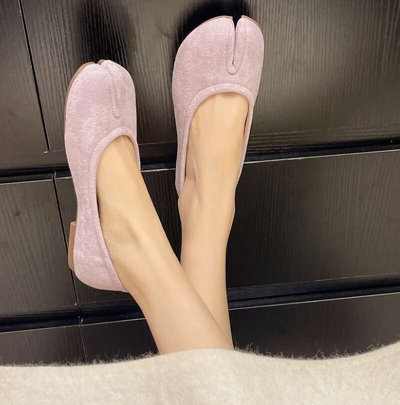 Tabi Ninja Shoes Woman Microfiber Leather Comfy Flats Split Toe Slippers Soft Bottom Loafers Brief Ladies Trotter Moccasins