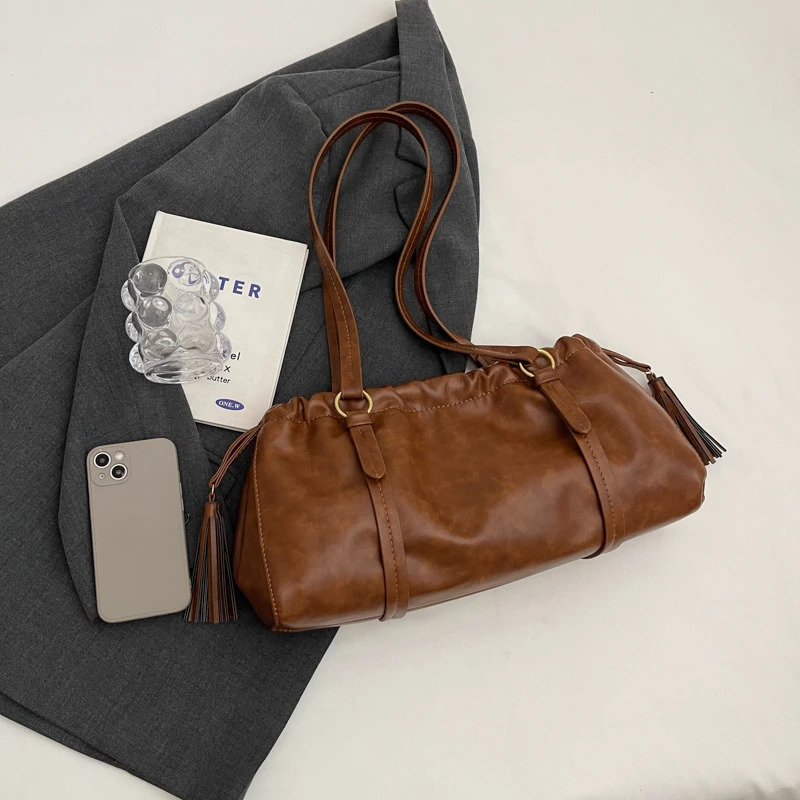 Womens Retro Fashion Drawstring Handbags Large Capacity PU Leather Underarm Bag Buckle Closure Hobo Bag for Shopping Travel Work 250324