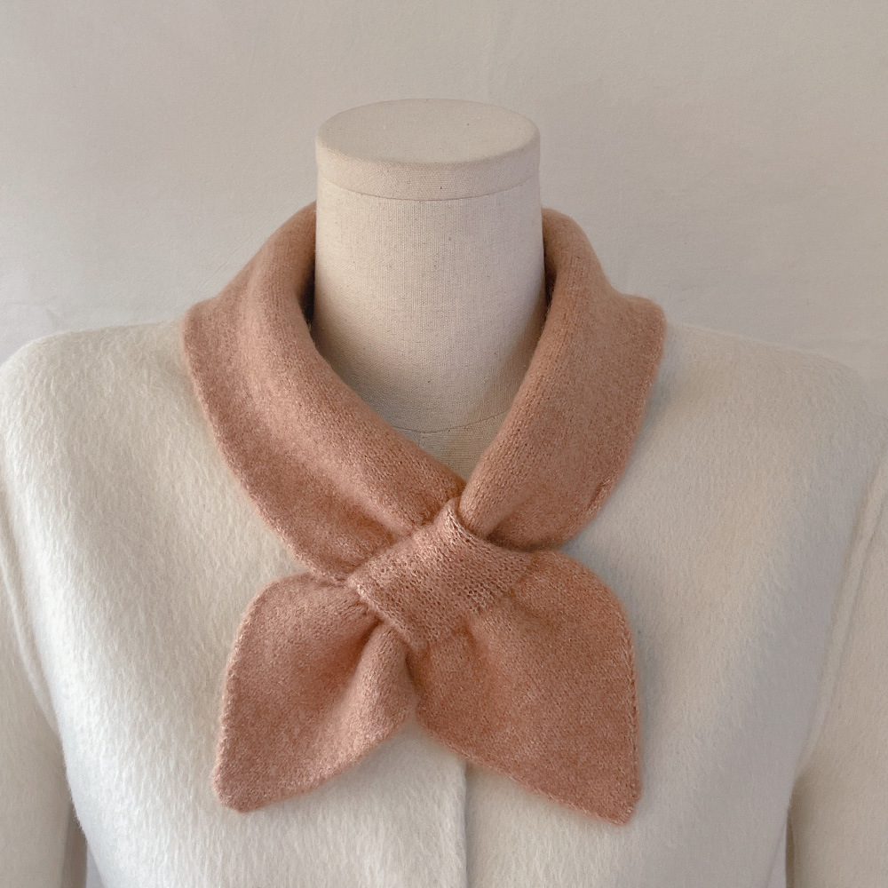 K223 Simple solid color versatile peach heart cross scarf for girls short small scarf containing wool and cashmere for winter warmth
