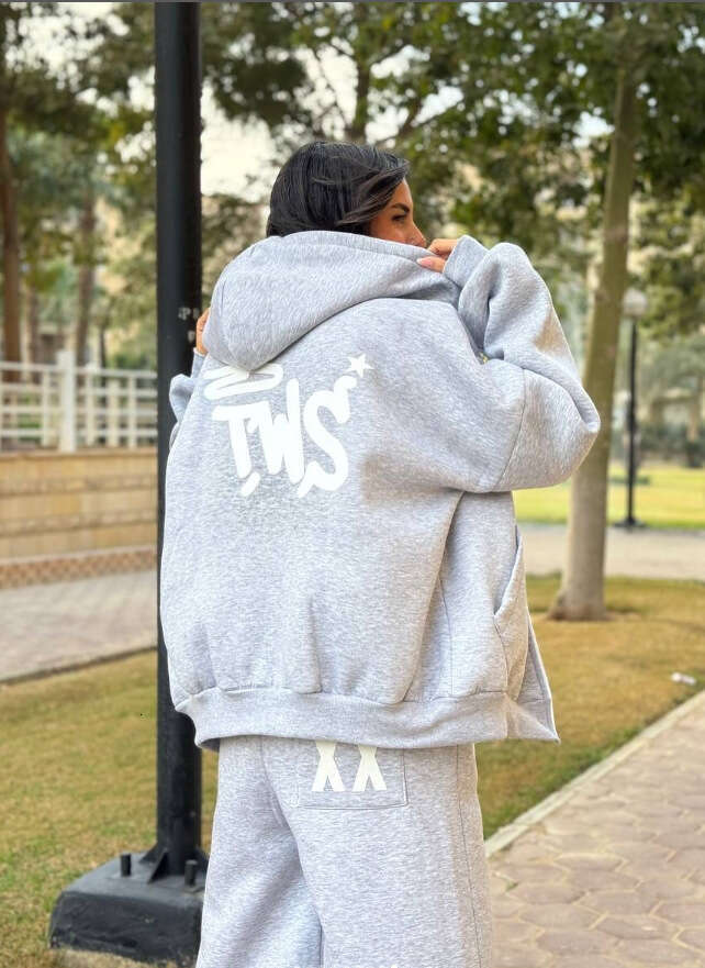 2025 fashionable unisex couple loose hooded trendy top, warm long sleeved sweatshirt