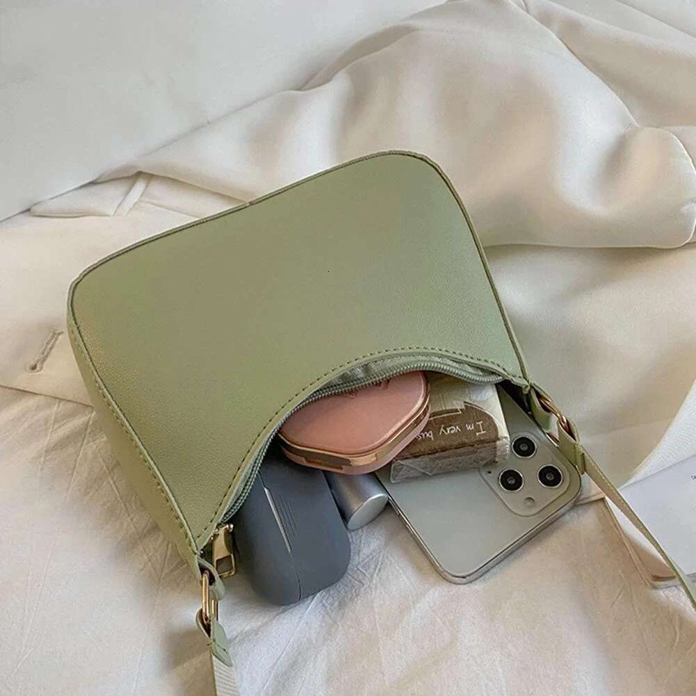 2025 New Women's Retro Solid Color Leather Shoulder Bag Casual Designer Fashion Women's Handbag4