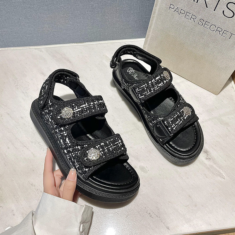 2025 hot new free shipping designer sandals for womens flat sandals black white Summer new thick soled outdoor sandals