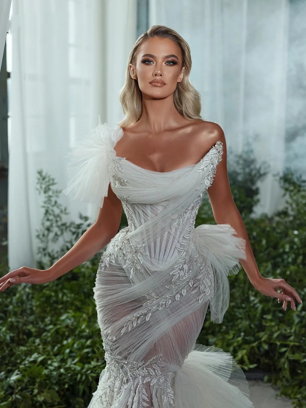 Designer Mermaid Wedding Dress Strapless Sleeveless Bridal Gowns Appliques Beaded Tulle Sweep Train Dresses Custom Made vestidos de novia