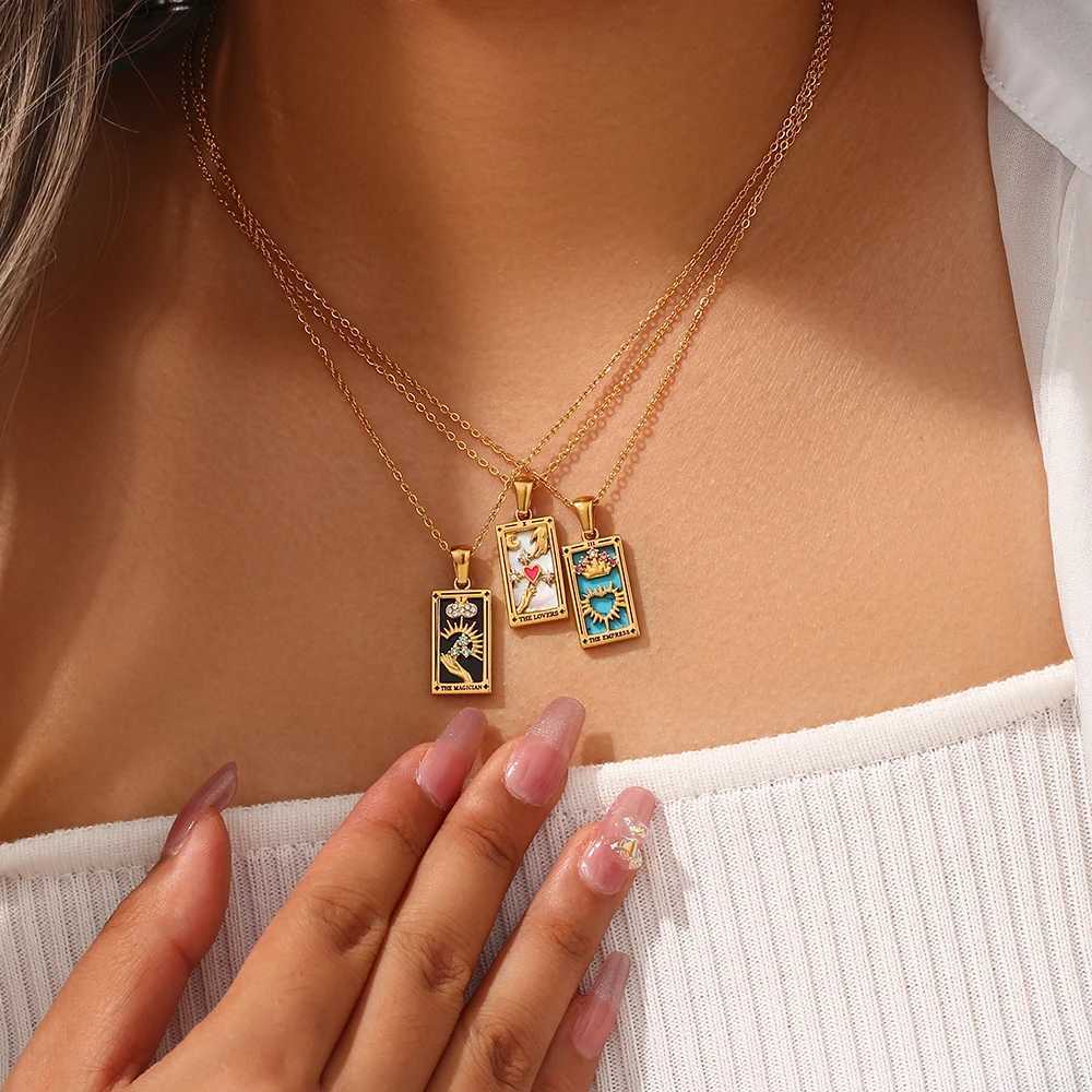 2022 Free Colored Tarot Card Necklace Zircon Star Moon Sun rs Magician Knight Empr Female Pendant Necklace W250325