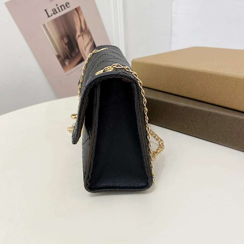 2025 New Small Square Girl Designer Fashion Crossbody Bag Women's Coin Wallet Mobile Foreskin Leather Hardware Embroidery2