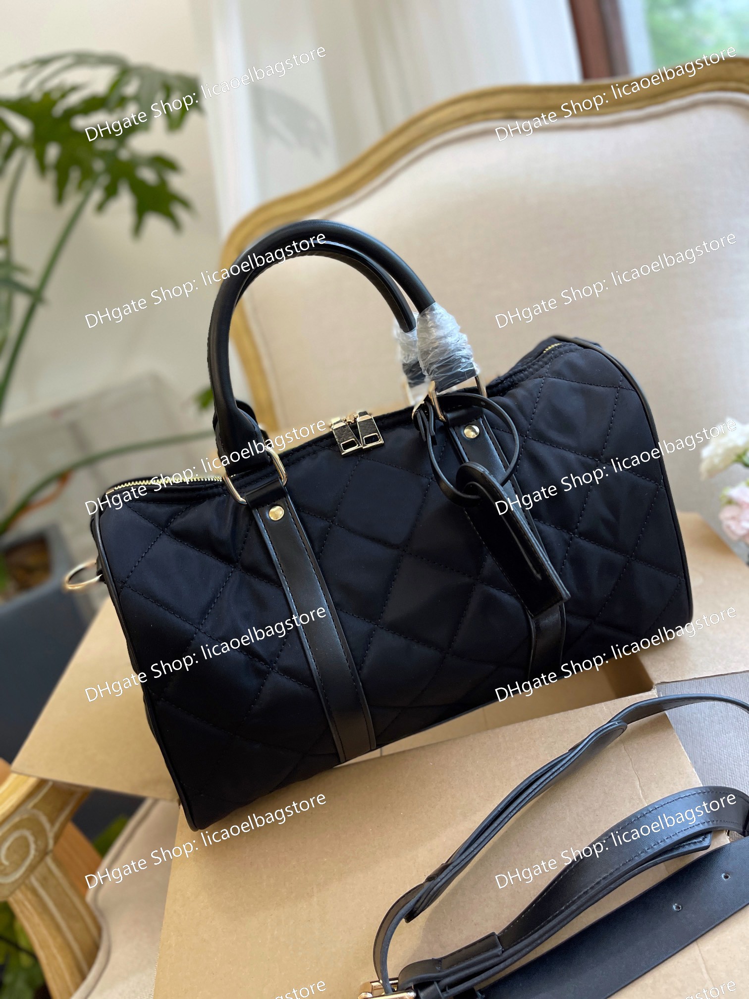 2025 Designer bag Waterproof Travel bag Unisex Gym Bag Fashion Large capacity travel boarding Bag Business Travel duffel bag Single shoulder crossbody bag Handbag