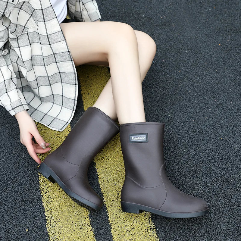 Womens Rain Boots Are Fashionable Lightweight Thick Sold Wearresistant Rainproof and Slip Resistant When Worn Externally 250317