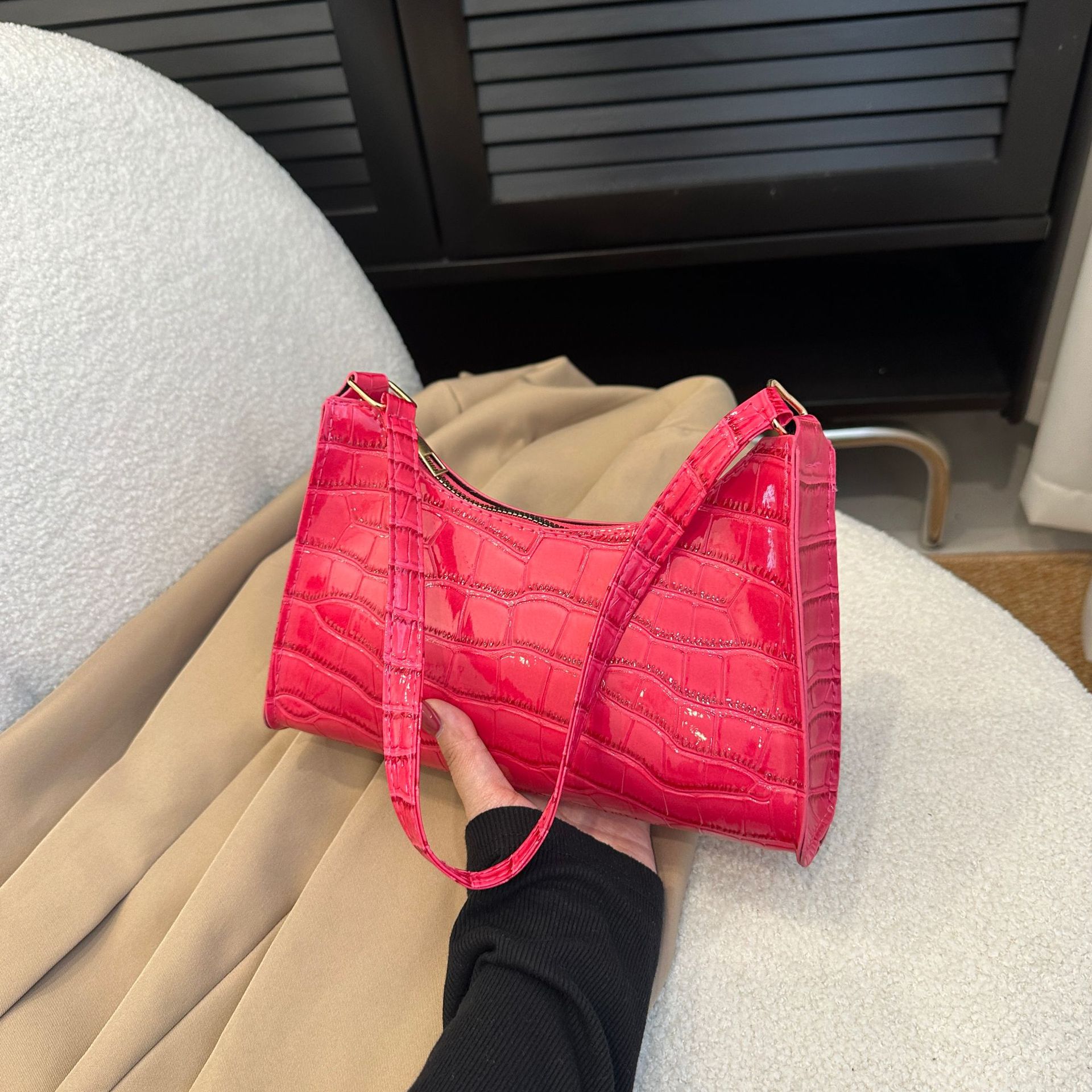 Women's shoulder bag embossed underarm bag Summer trend new stone candy colored hand 2025s hot