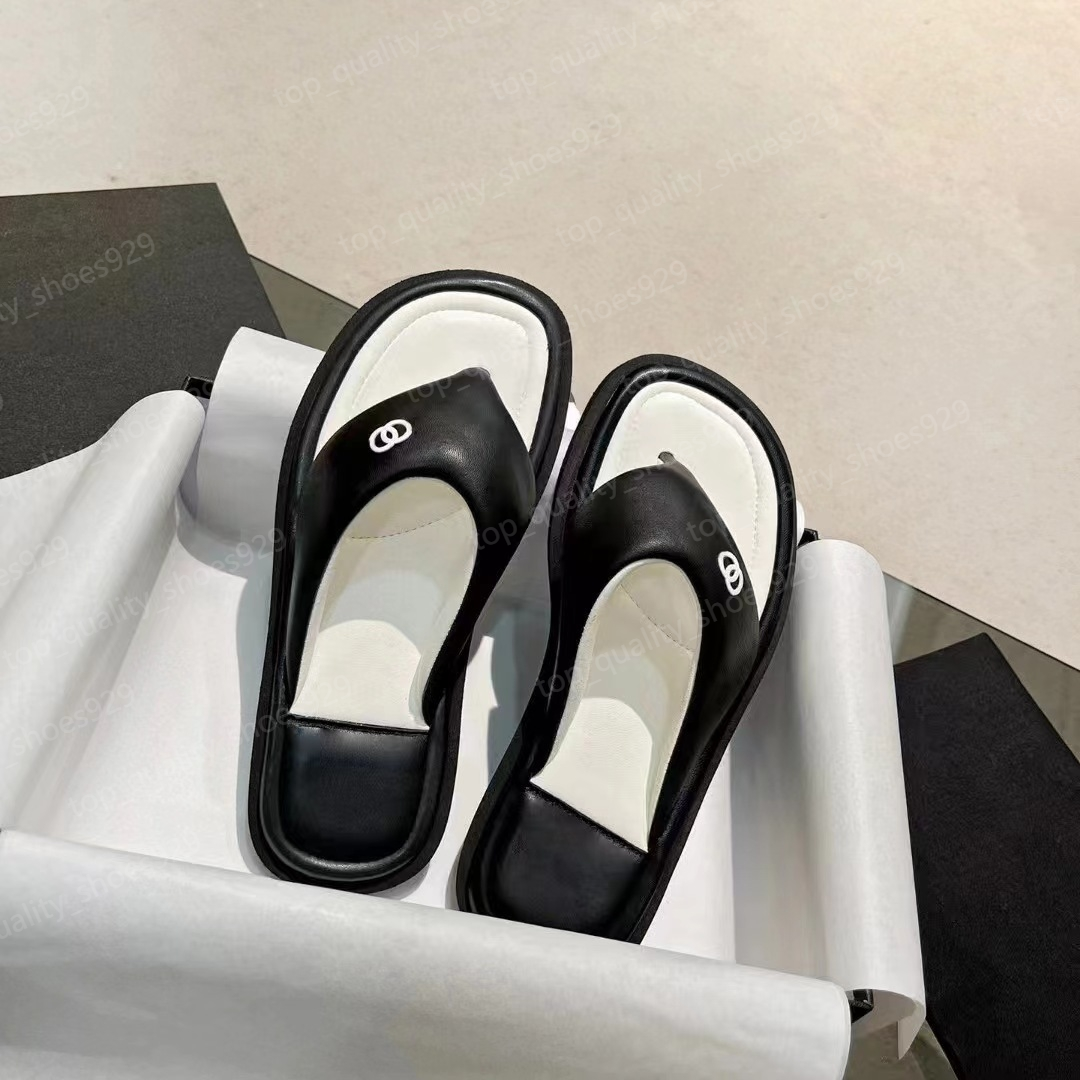 womens slides Lambskin Padded Thong sandals quilted charms slide Pool Thong Flip Flops Mule comfort soft Slide Flat beach house slipper for womens beige nude sliders