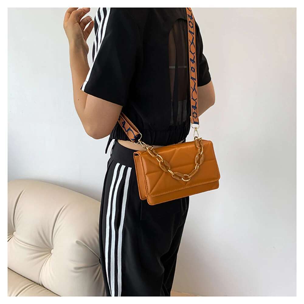 2025 new winter women's shoulder stone patterned leather crossbody bag designer fashionable pink handbag chain shopping handbag wallet3