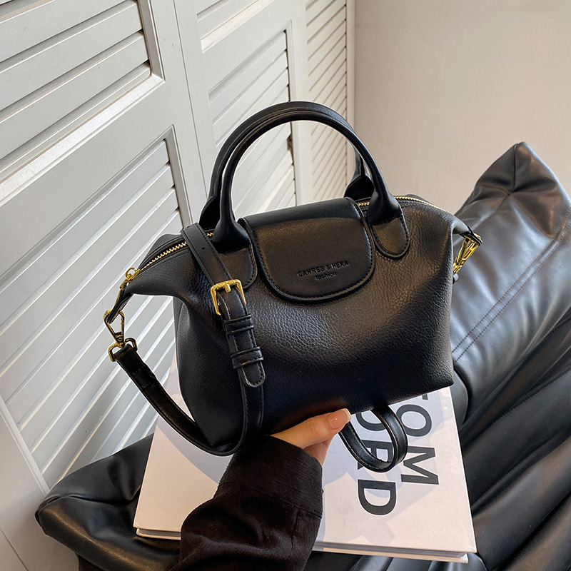 Large capacity bag women's new bag leisure hand bill shoulder bag commuting diagonal dumpling bag