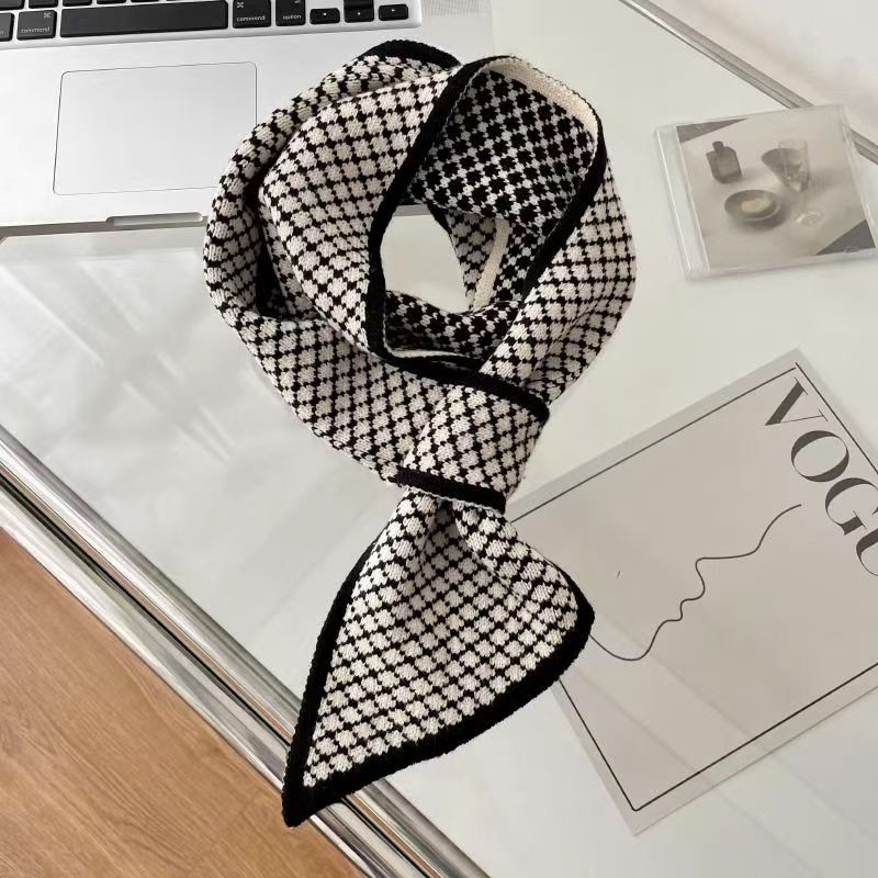 T350 new style warm interlaced scarf female Korean version all-match high-end couple style fashion plaid knitted small scarf