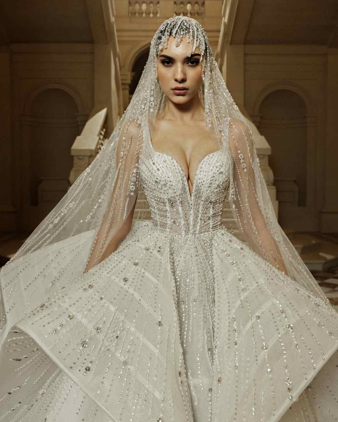 Luxury White Ball Gown Wedding Dresses With Full Appliques Sequins Beads Pearls Wave Details Organza Bodice Bridal Gowns Chic Dubai Custom Made Vestid