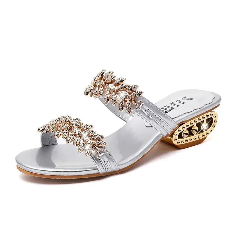 Shiny Crystal Slippers Women Rhinestone Med Heels Sandals Woman Bohemian Gold Strange Heel Flip Flops Summer Shoes 250317