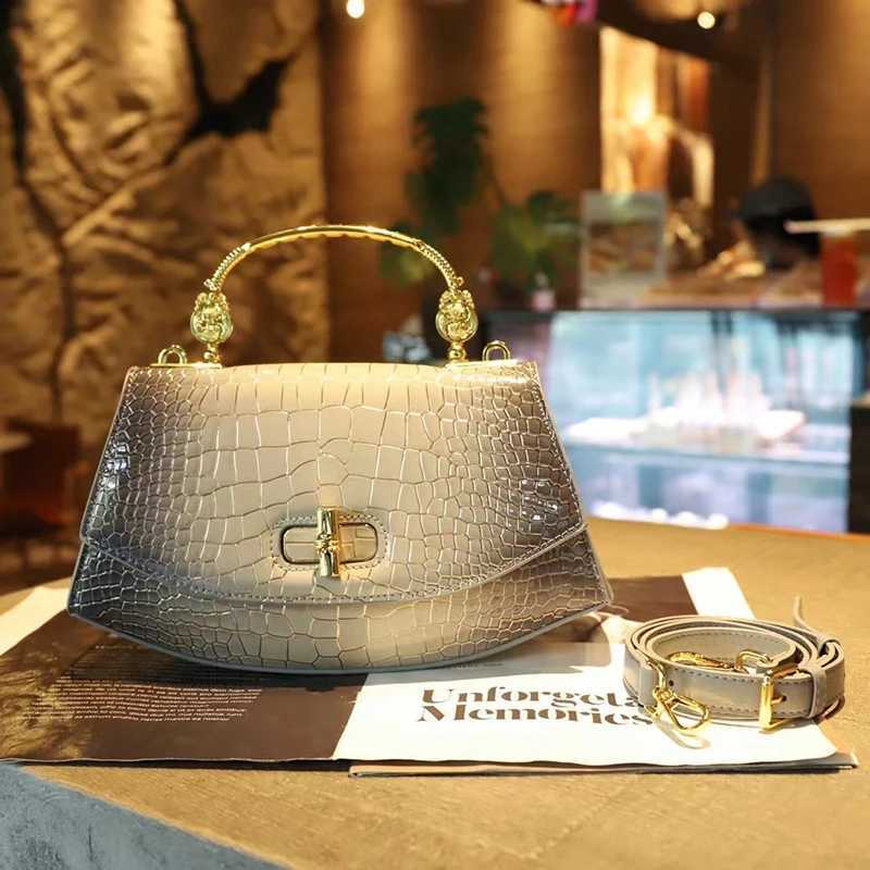 Fashion Genuine Leather Womens Handbag 2024 New Crocodile Pattern Shoulder Messenger Bag Small Portable Saddle Bag Z250324