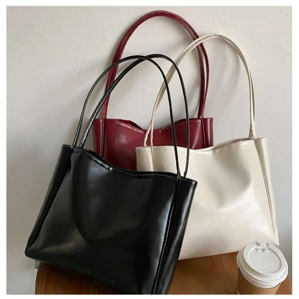 2025 New Handbag Simple Style Western Large Capacity Single Shoulder Leisure Shopping Bag Designer Fashion Handbag1