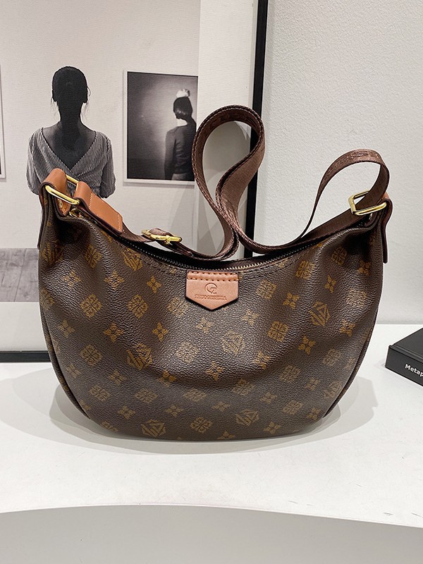 Free shipping designer Shoulder Bags For womans casual flap handbag fashion messenger bag woman crossbody Crescent bag