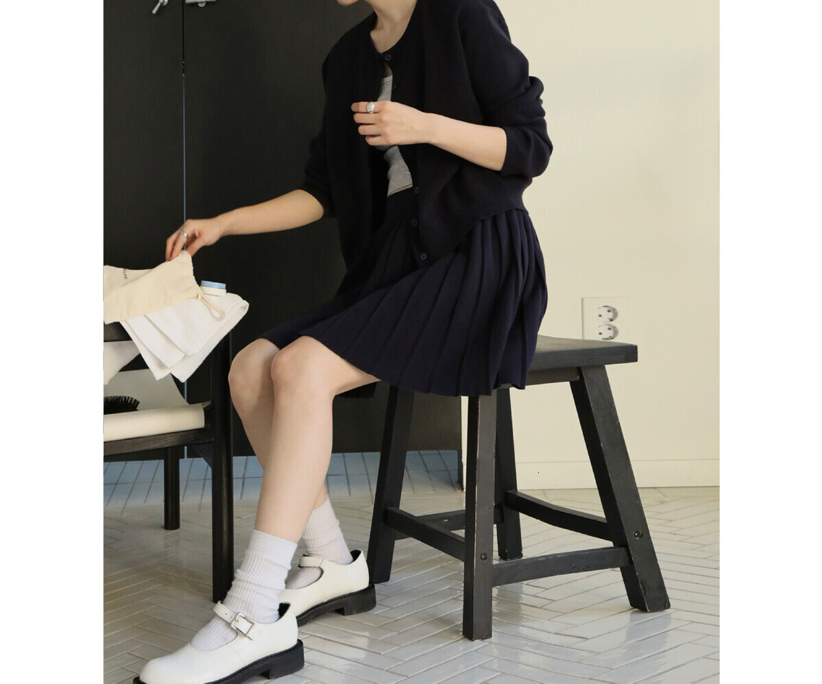 Shi Jian Unconstrained Miu Series Knitted Cardigan+Skirt Set With Elastic Waist And Pleated Skirt 00263