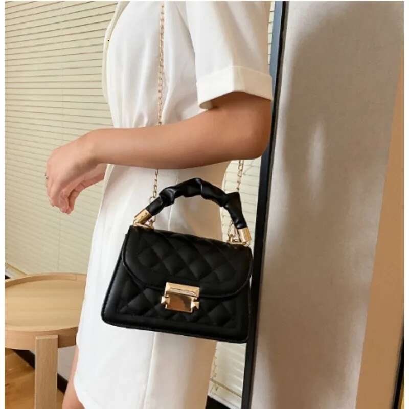 2025 New Checkered Pattern Handbag Women's Buckle Decoration Flip Wallet Designer Fashion Leather Crossbody Bag4