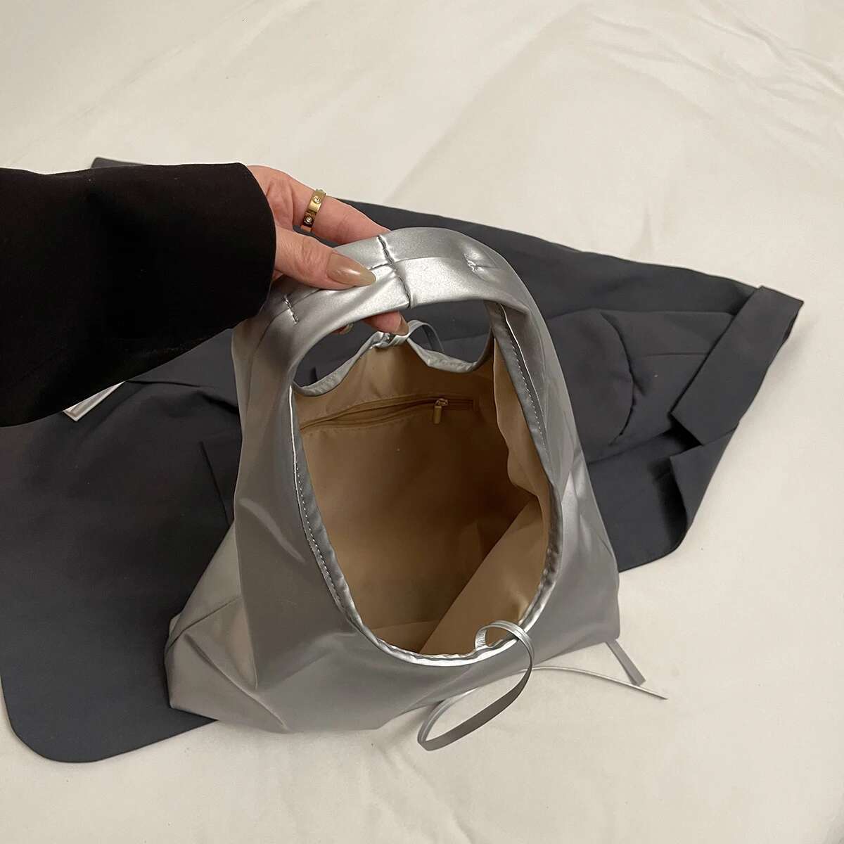 LEFTSIDE Big PU Leather Hobo Bags for Women 2025 New Designer Fashion Evening Party Handbags and Purses Females Shoulder Bag