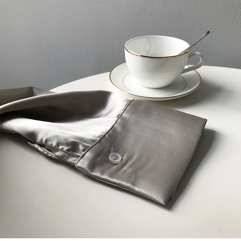 Spring fashion button satin shirt retro shirt womens white top womens long sleeved womens loose street shirt 11355 250322