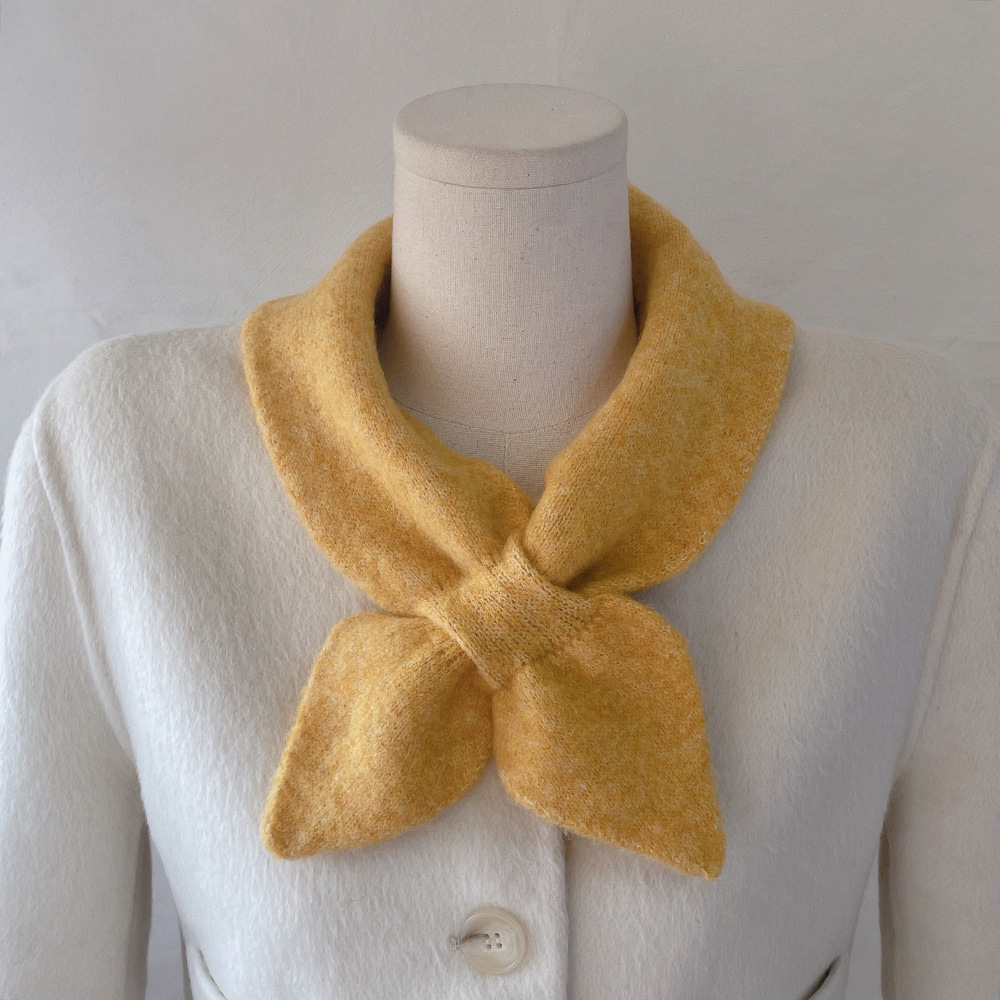 K223 Simple solid color versatile peach heart cross scarf for girls short small scarf containing wool and cashmere for winter warmth