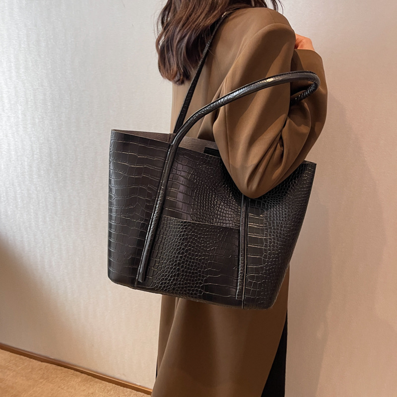 Autumn And Winter Senior Sense Large Capacity Bag Female 2025 New Fashion Hand Bill Shoulder Bag Commuting Tote Big Bag