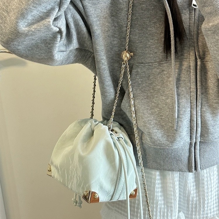 2025S Fashion Designer Huaying Yunxi Bucket For Women New Chain Shoulder Texture Crossbody Small Bag Portable And Lightweight