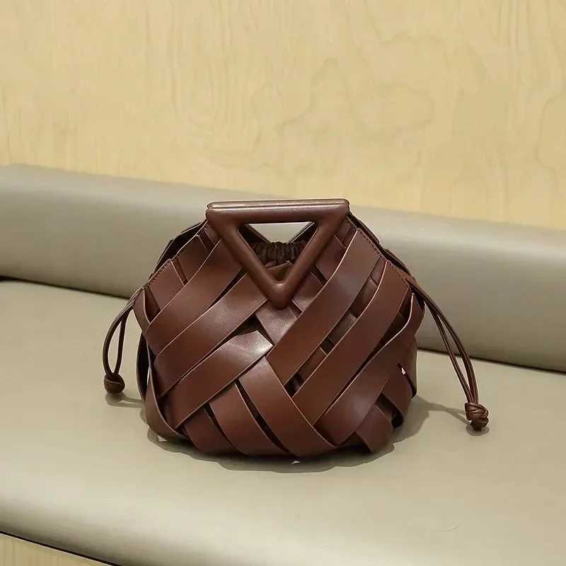 2024 New Fashion Top Handle Brown Womens Shoulder Bag with Hollow Design and Unique Style Bucket Bag Z250324