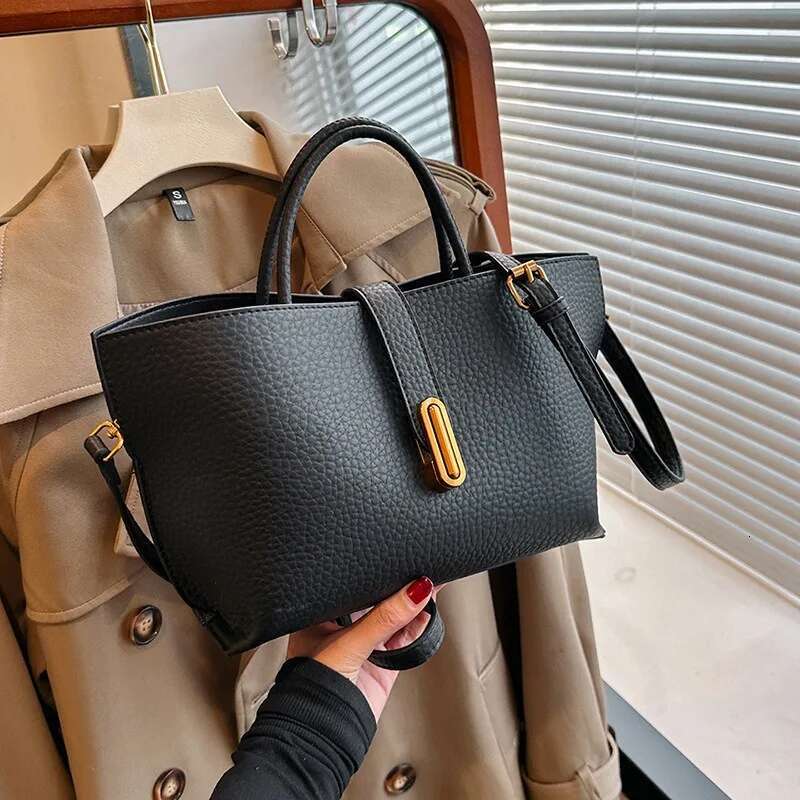 2025 new women's handbag, new lychee leather designer fashion handbag, multifunctional evening commuting single shoulder simple crossbody bag4