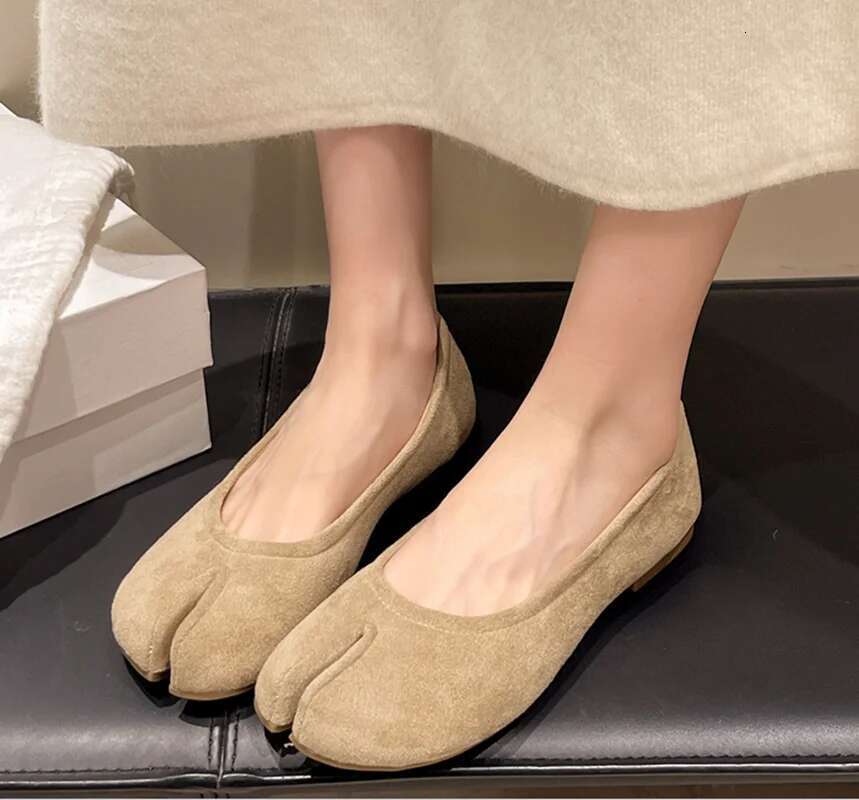 Tabi Ninja Shoes Woman Microfiber Leather Comfy Flats Split Toe Slippers Soft Bottom Loafers Brief Ladies Trotter Moccasins