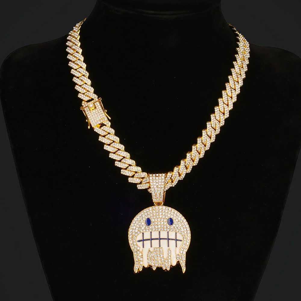 Mens white and blue cubic zirconia pendant hip-hop round face pendant necklace with cubic chain sparkling CZ fashionable boys jewelry W250325