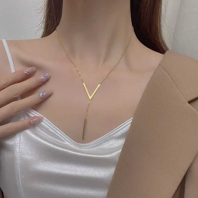New V-shed Long Sexy Clavicle Gold Color Chain Necklace Choker Women 2024 Fashion Vertical Bar Pendant Jewelry Party Gifts W250616
