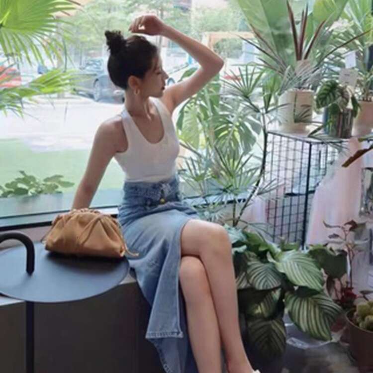 Threaded Summer New Embroidered Slim Fit Vest Versatile Sleeveless T-Shirt Top B5