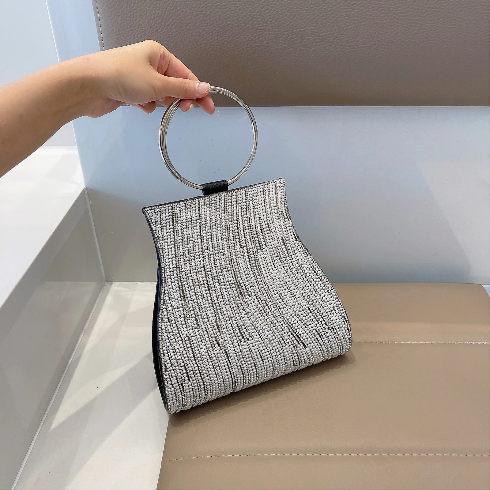 Womens Evening Clutch Bag Pearl Water Diamond Crystal Womens Wallet Wedding Party Banquet Wallet Round Handle Womens Handbag 250320