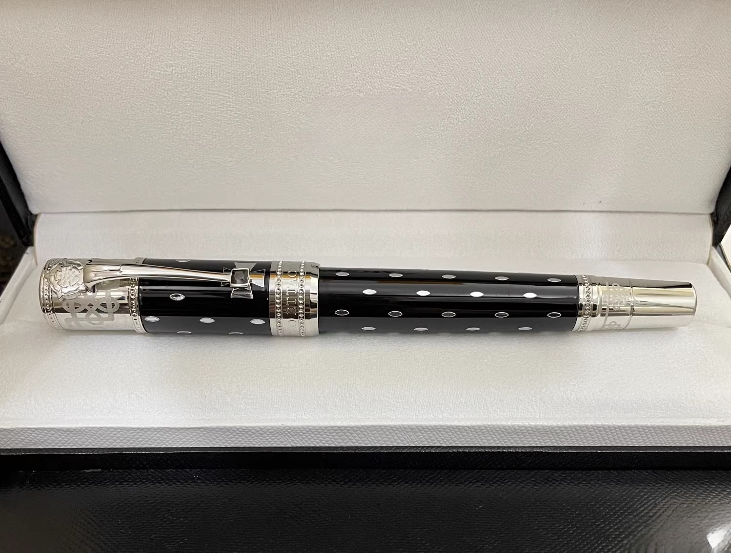 Wholesale MB Pen Ballpoint Roller Ball Office Accessories School Supplie Big Dwe74 Class Series M005