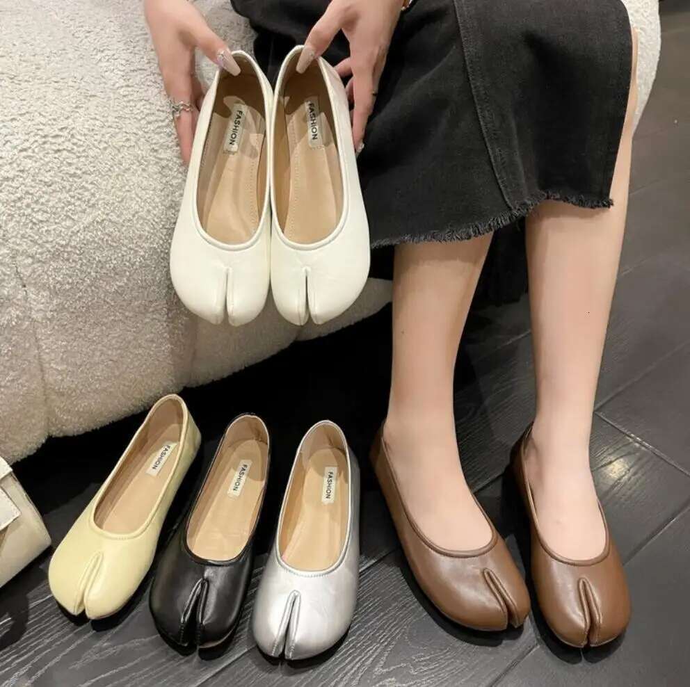 Tabi Ninja Shoes Woman Microfiber Leather Comfy Flats Split Toe Slippers Soft Bottom Loafers Brief Ladies Trotter Moccasins
