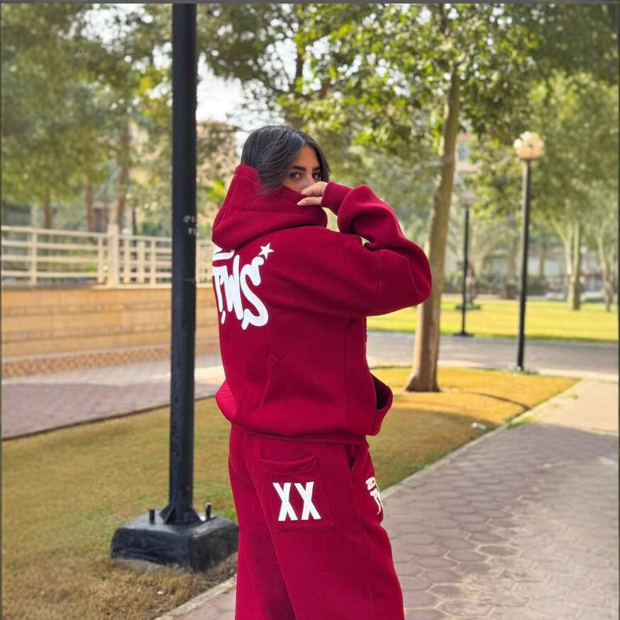 2025 fashionable unisex couple loose hooded trendy top, warm long sleeved sweatshirt