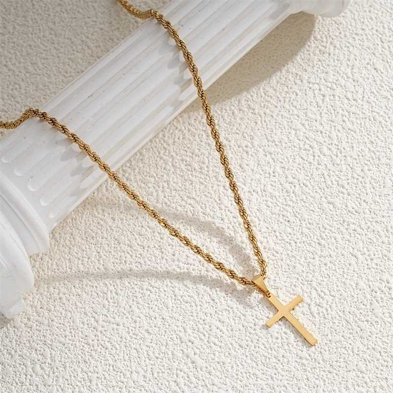 2024 New Cross Pendant Necklace for Men and Women Mini Gold Jewelry Mens Necklace W250325
