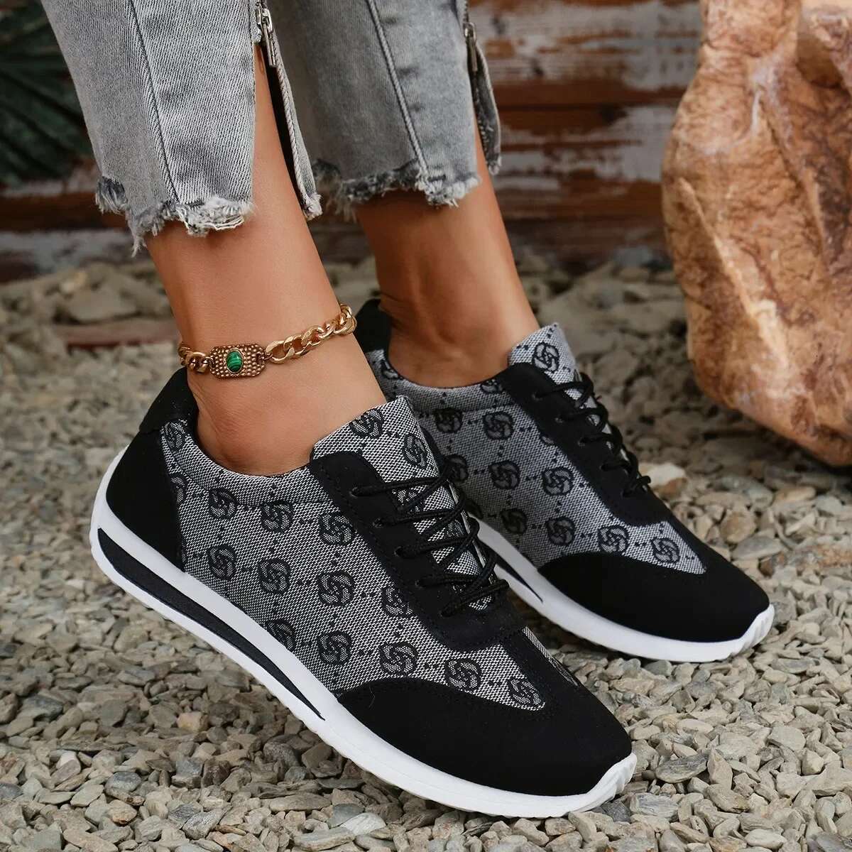 Designer Shoes 2025 Spring And Autumn Light Luxury Fashion Outdoor Multi Functional Women's Sports Shoes Casual Comfortable Lace Up Women's 